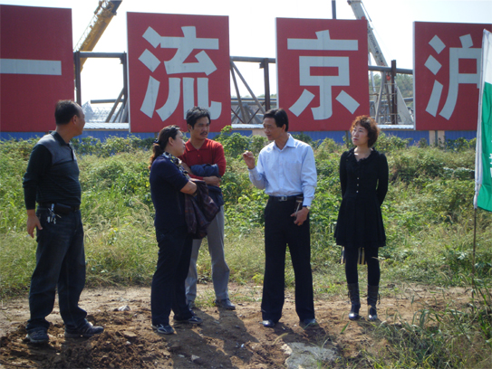灵雨老师为京沪铁路某地段做地质勘察